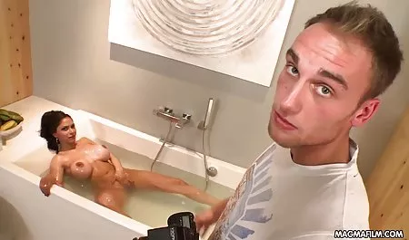 يستحق العقاب سكس مصري مع الحيوانات